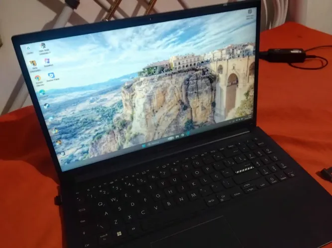 Notebook Asus vivobook i5 Negociável