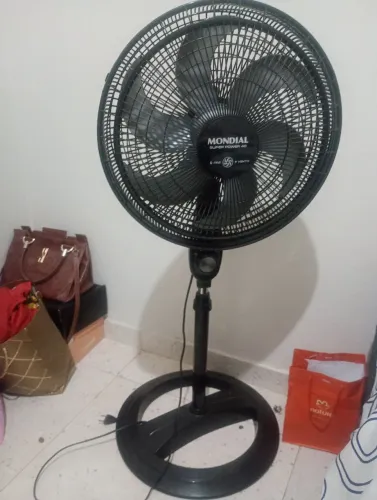 Ventilador de pé mondial