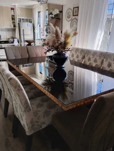 Mesa de Jantar 10 Lugares com Tampo de Vidro + 10 Cadeiras Estofadas |Elegante e Conservad