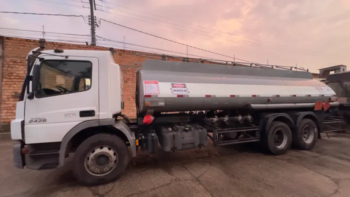 Vendo Caminhão tanque 15.000 Litros 