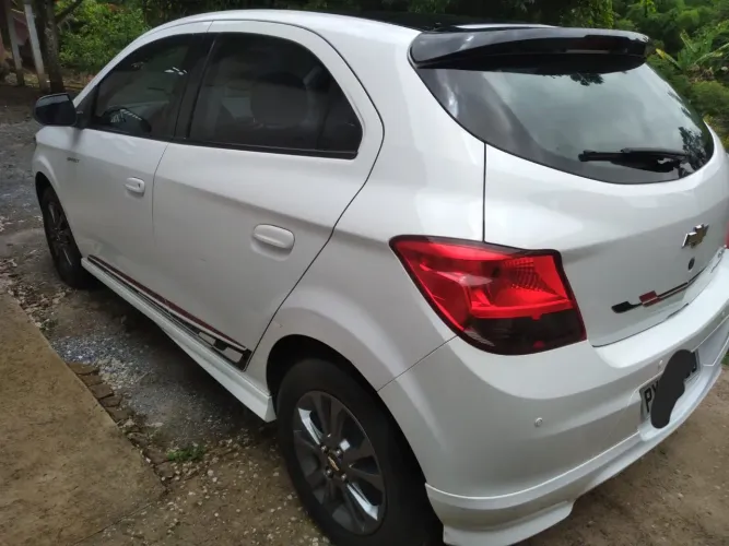 Chevrolet Onix Hatch Effect 1.4 8V Flex Power Mec. 4P 2016