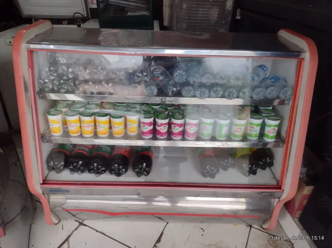 Vendo balcão Refrigerado funcionando perfeitamente valor 2,500