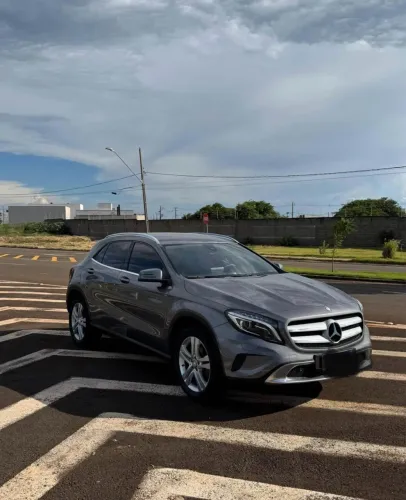Mercedes-Benz GLA 200 Adv. 1.6/1.6 TB 16V Flex Aut. 2017