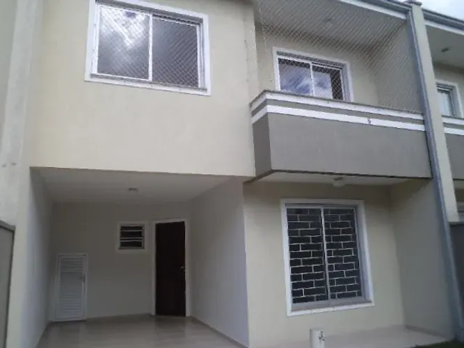 SOBRADO em Condominio NOVO MUNDO 3 QUARTOS 2 VAGAS EXCELENTE LOCALIZAÇÃO