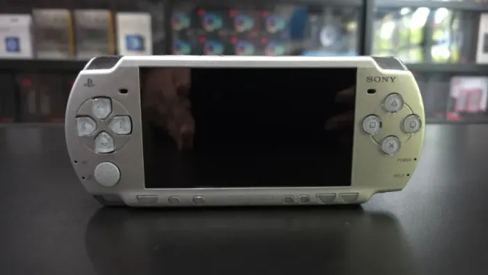 Console PSP Prata Modelo 2004 Modificado 8GB