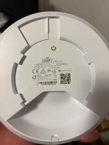 Wi-Fi Unify AP AC light 