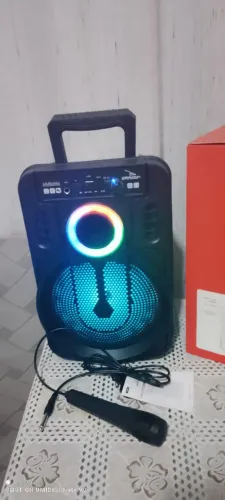 Caixa de Som Portátil Com Bluetooth e Microfone