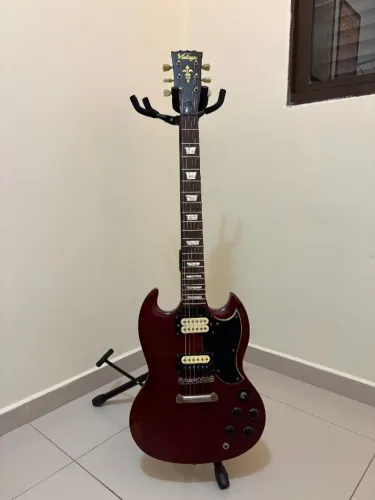 Guitarra Vintage VS6 SG Cherry - Captadores Malagoli + Wilkinson originais