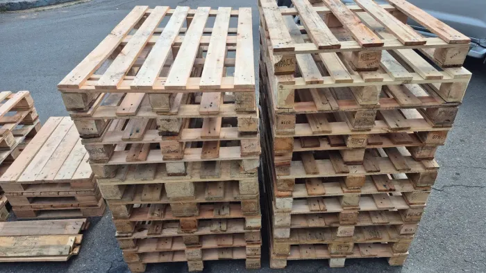 Paletes de madeira eucalipto seminovos medida 1.20mt por 0,80 cm, localização próx capuava