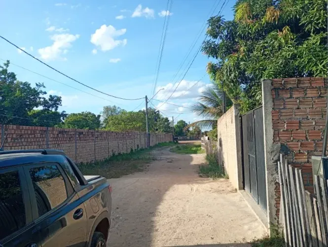 vendo e troco casa no senador h. campos 75,000
