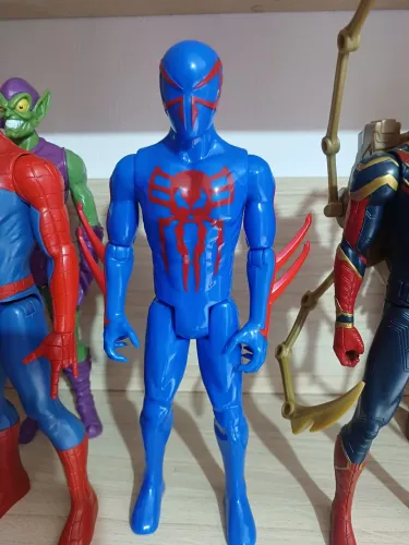 Homem aranha 2099 30 cm original marca Hasbro