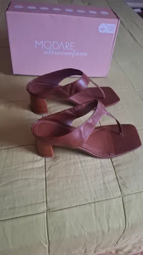 Vendo uma sandália!