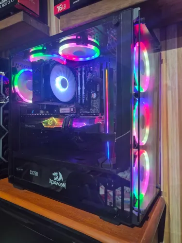 PC GAMER RYZEN 5600X 32GB 7800XT 16GB