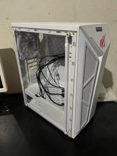 Gabinete + Teclado e Processador