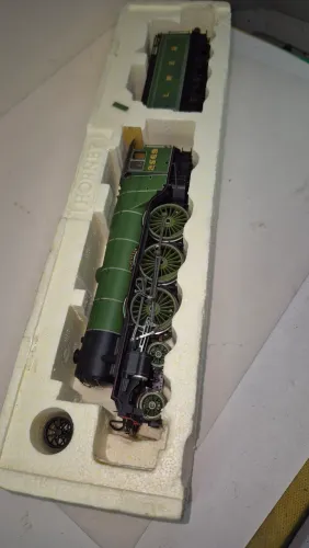 Linda locomotiva de brinquedo GLADIATEUR Marca Hornby 4-6-2 