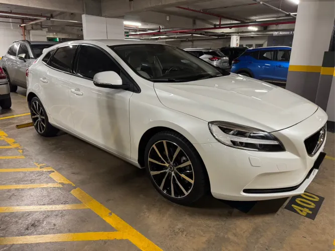 Volvo V40 T-4 Momentum 2.0 Aut. 2019