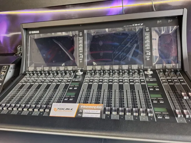 Mesa de som Yamaha DM7