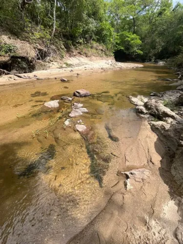 Chácara com Rio no fundo em Faina GO