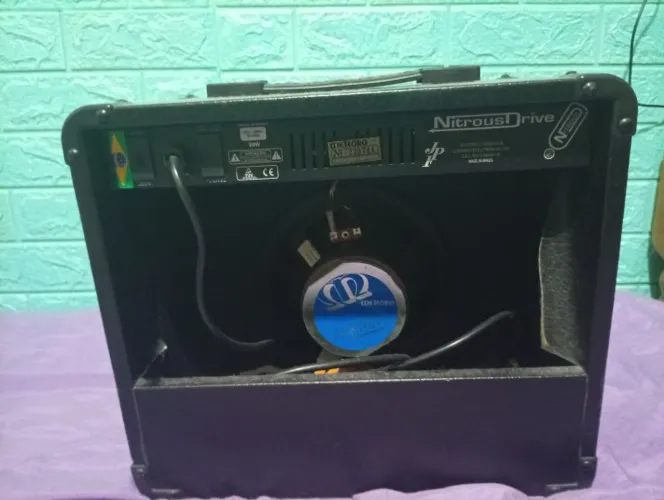 Caixa amplificador meteoro 30 w e caixa amplificador Digitech 40 w