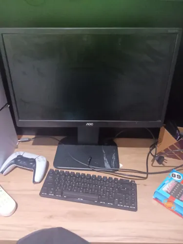 Monitor AOC