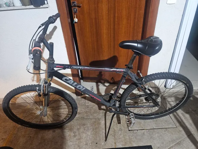 Bike MTB Caloi aro 26 c/ suspensão e quadro aluminium!