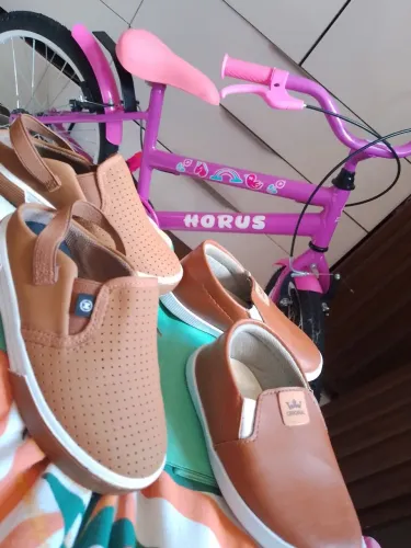 Vendo dois sapatos em estado de novos