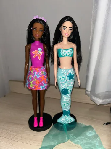 Lote Barbies em corpo de color reveal