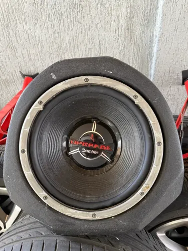 Alto falante de 12 com caixa de fibra