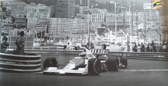 Foto Ayrton Senna, MacLaren Preto e branco, em Monaco, 29 x 55 cm.