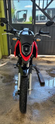 Crosser 2024 com 13.460km único dono, sem detalhes