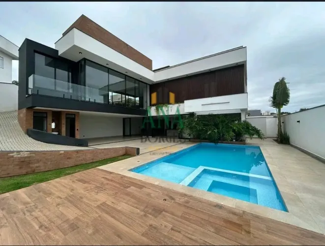 Linda Casa para Locação em Condomínio
