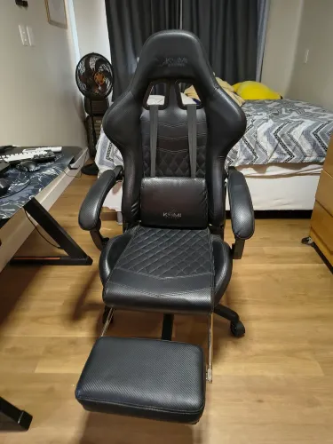 Vendo cadeira gamer KBM! GAMING Tempest CG600 preta.