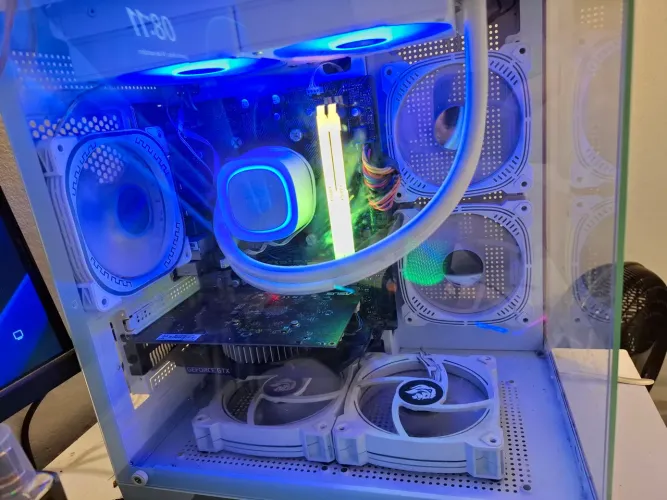 PC GAMER COMPLETO BARATO/ AMD 5700X/ 32 RAM DDR4 FURY/ 512 M.2 GB