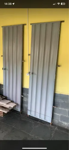 2 portões 2,10 altura, 60 de largura chapa 18