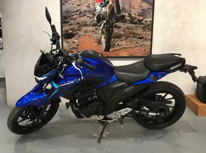 FAZER 250 2025