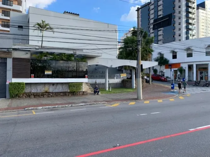 PONTO COMERCIAL DE ESQUINA DISPONÍVEL - OPORTUNIDADE ÚNICA EM LOCALIZAÇÃO PREMIUM!