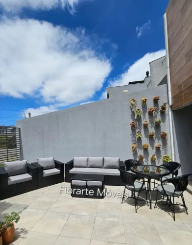 Ambiente completo Sofá 3 lugares+ 2 poltronas + 1 mesa com puff+ mesa central 4 cadeiras 