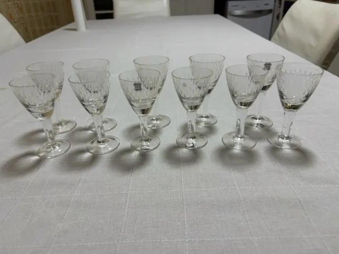 Conjunto de 11 Taças para Licor ou Vinho do Porto Cristal Hering