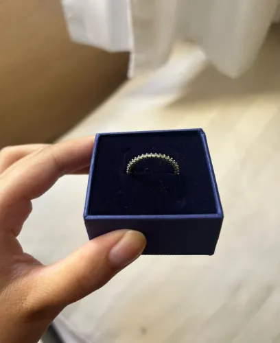 Anel Swarovski tamanho 17 cravejado em pedras swarovski