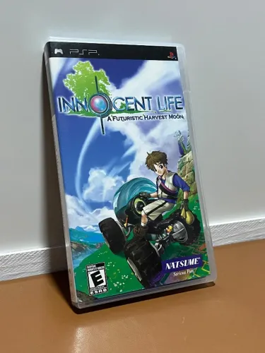 Innocent Life: A Futuristic Harvest Moon PSP Usado em Excelente estado