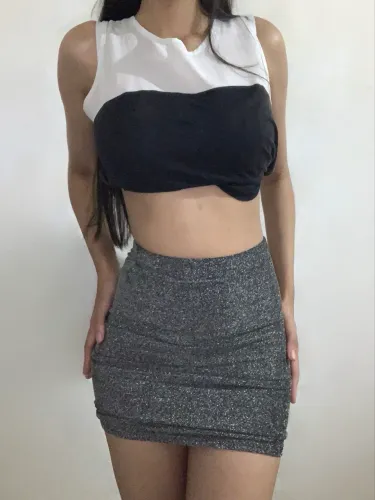 Saia brilhosa prata