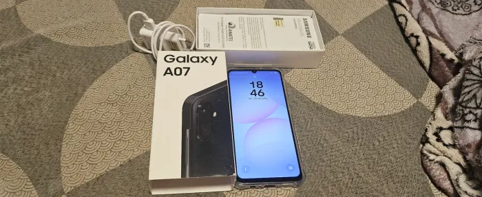 Samsung Galaxy A07 Novo com capa e película. Caixa aberta