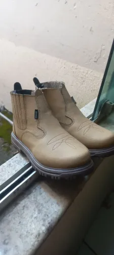 Butina 36 e 37 novo nunca usado, tô vendendo..