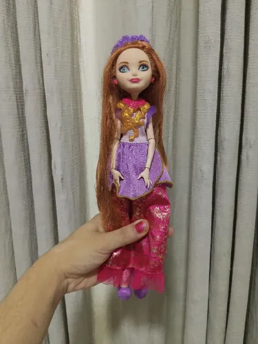 Boneca ever after high