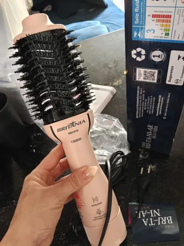 Escova Secadora Britânia BEC07R 1300W Bivolt - NOVA Na Caixa!