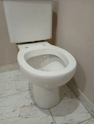 Vendo vaso seminovo com acoplado de cerâmica e ki descarga 