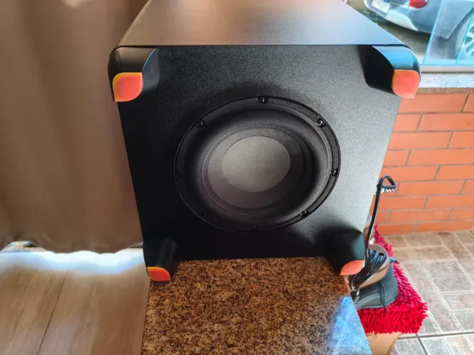 subwoofwr ativo jbl 8 pol cinema 610