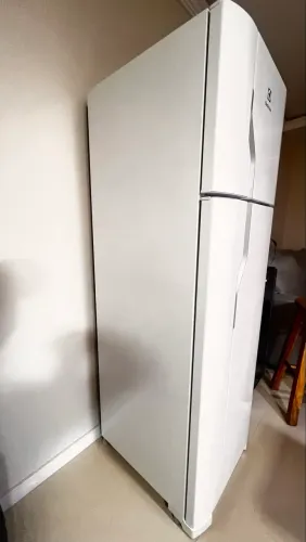 Geladeira/Refrigerador Electrolux Cycle Defrost Duplex Branco 260L