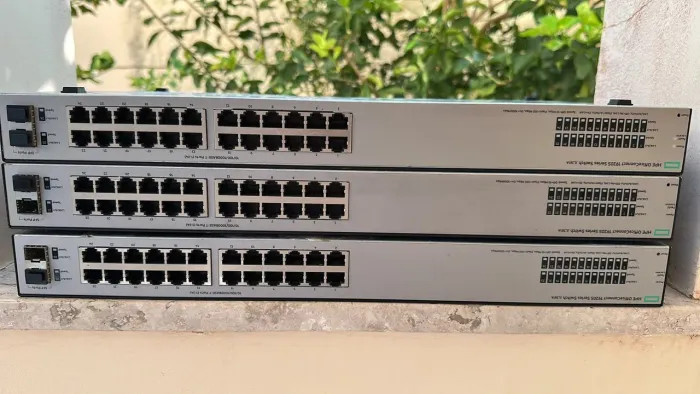 SWITCH HP JL381A