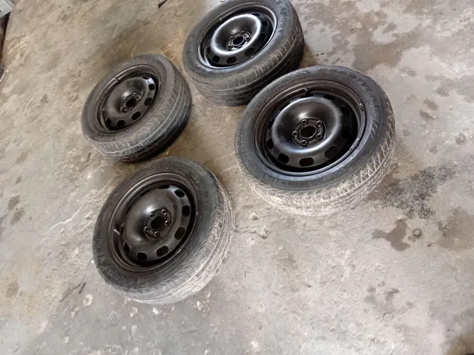Vende se peneu e jante file aro 15